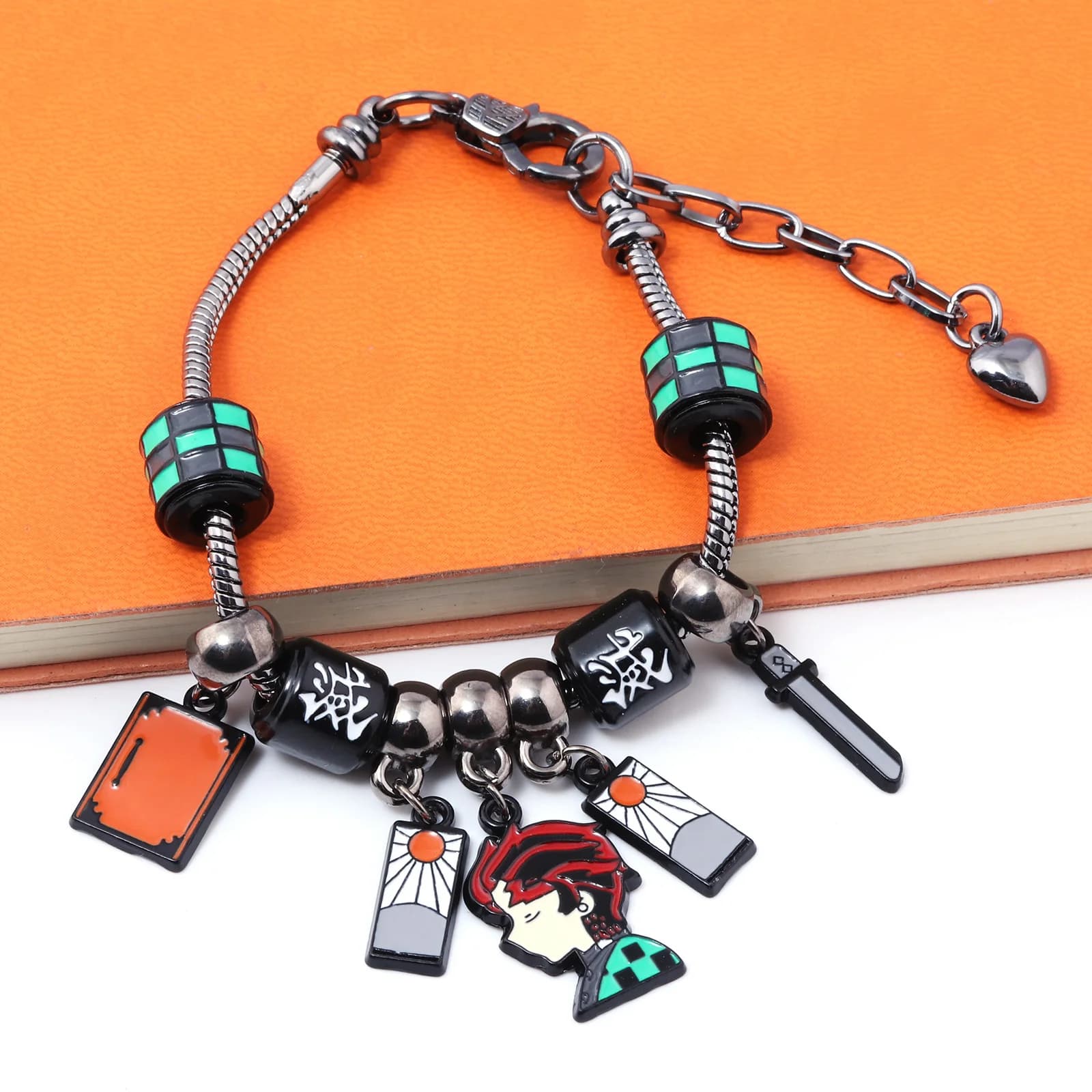 Anime giapponese Demon Slayer Kimetsu No Yaiba Bracciale con ciondoli fai da te Kamado Nezuko Uomo Donna Ciondolo Puntelli Cosplay Bracciale Gioielli
