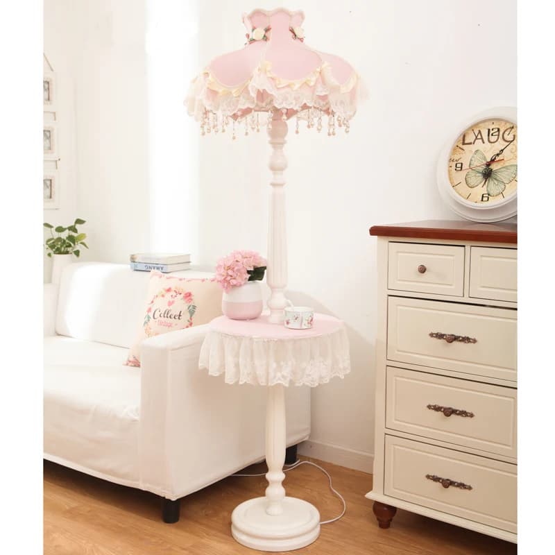 Lampada da terra europea camera da letto comodino principessa ragazza coreana divano soggiorno tavolino lampada da scrivania verticale piede alto