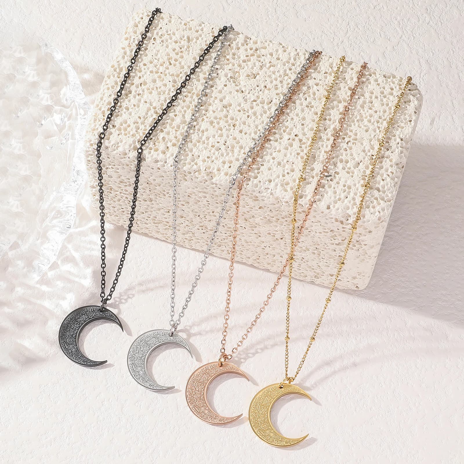 304 Stainless Steel Crescent Moon Pendant Necklace Muslim Ayatul Kursi Moon Necklace Islamic Ramadan Jewelry Waterproof and Fade-Resistant