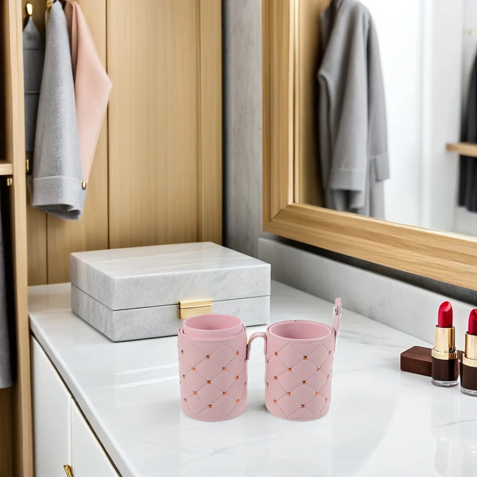 Covered Makeup Brush Holder Case Rivet Embellished PU Brush Storage Bucket for Travel Daily Use Organization