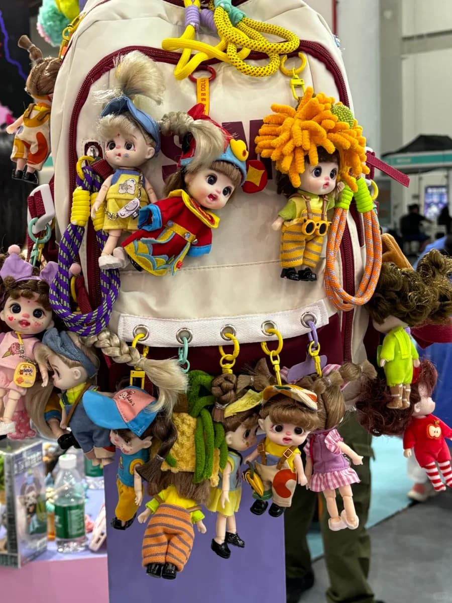 Bambola Lilifen BJD in vinile da 14 cm con vestiti in maglia intercambiabili, grazioso ciondolo per telefono, bambola da vestire, regalo di compleanno per ragazze