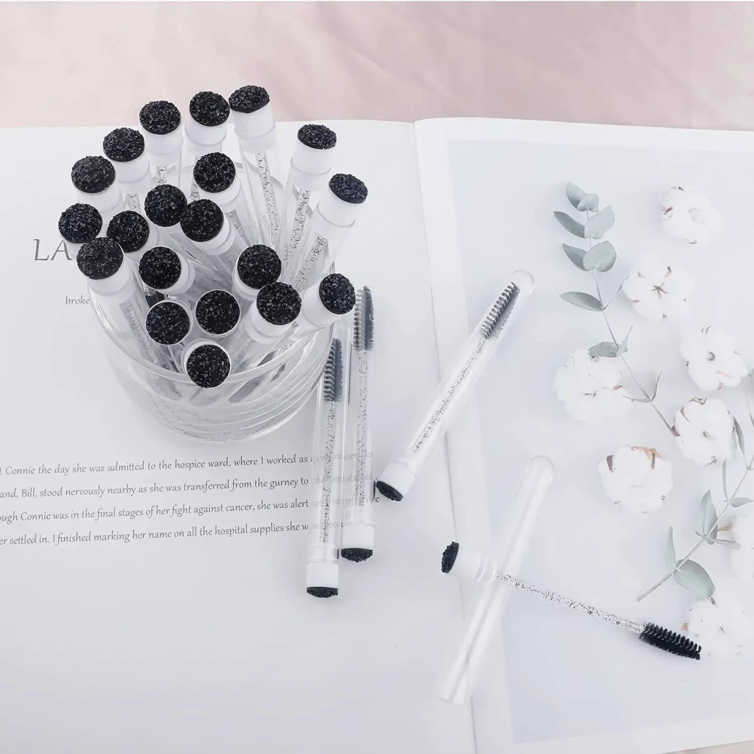 50 pcs. Disposable brushes for Mascara with Tube, Eyelash applicators, Reusable Brushes for Extension Eyelashes and Eyebrows