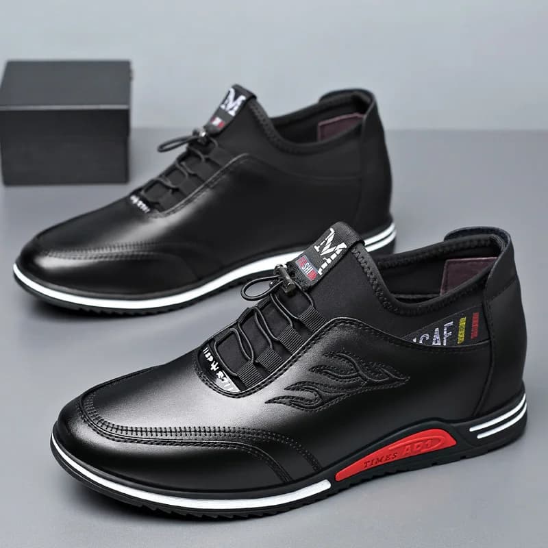 Scarpe alte in pelle di tendenza per uomo Estate 2025 Morbide altezza invisibile Aumenta 6 cm Scarpe da uomo Fascia elastica Slip on Scarpe casual