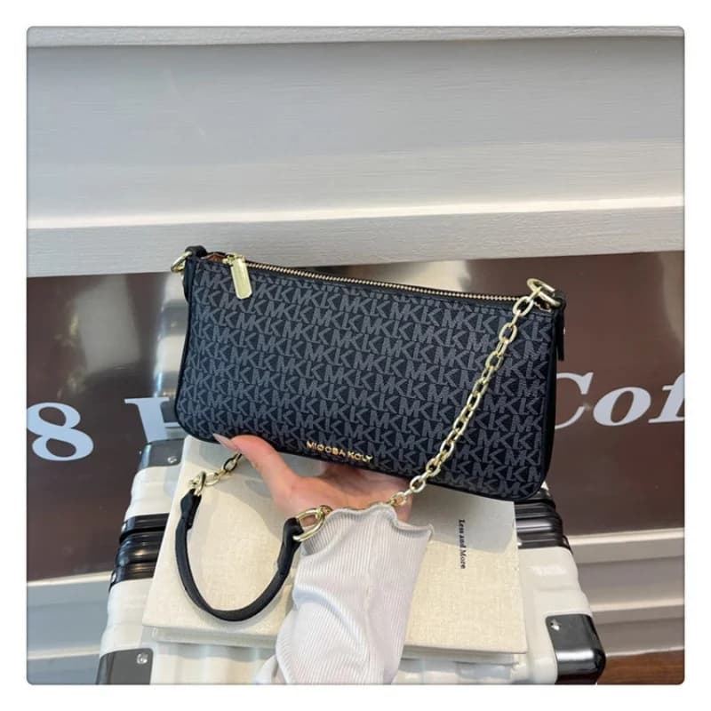 Elegante Borsa con Stampa Monogramma, Design Senza Tempo con Tracolla a Catena, Linee Moderne e Raffinate, Borsa a Spalla con Motivo Decorativo