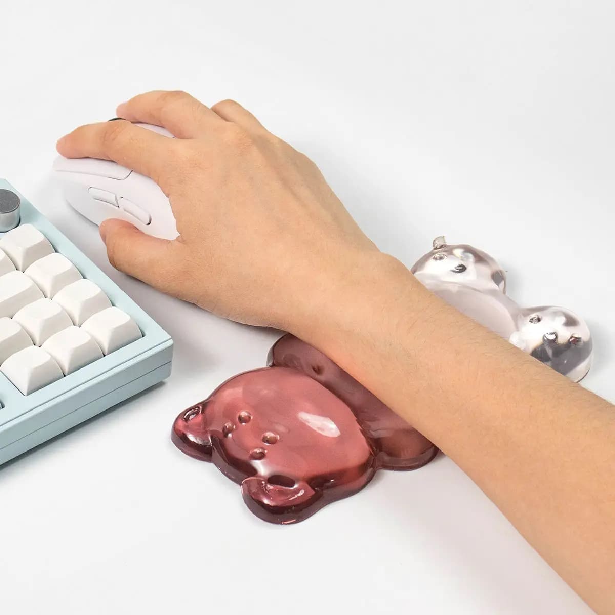 Cute Bear Shape Wrist Rest Transparent Gel Mouse Wrist Pad Rest Support Cushion for Gaming Office Keyboard Mouse Pain Relief