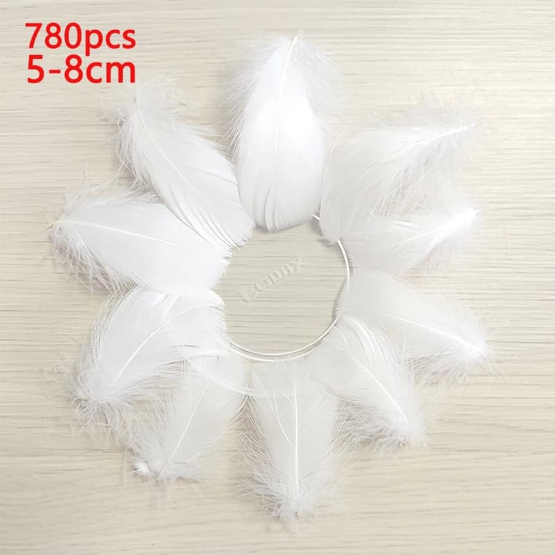 780pcs White Feathers 5-8cm Goose Bulk Decoration For Dreamcatcher Trim Crafts Small Creative Leisure Easter Carnival Plumas