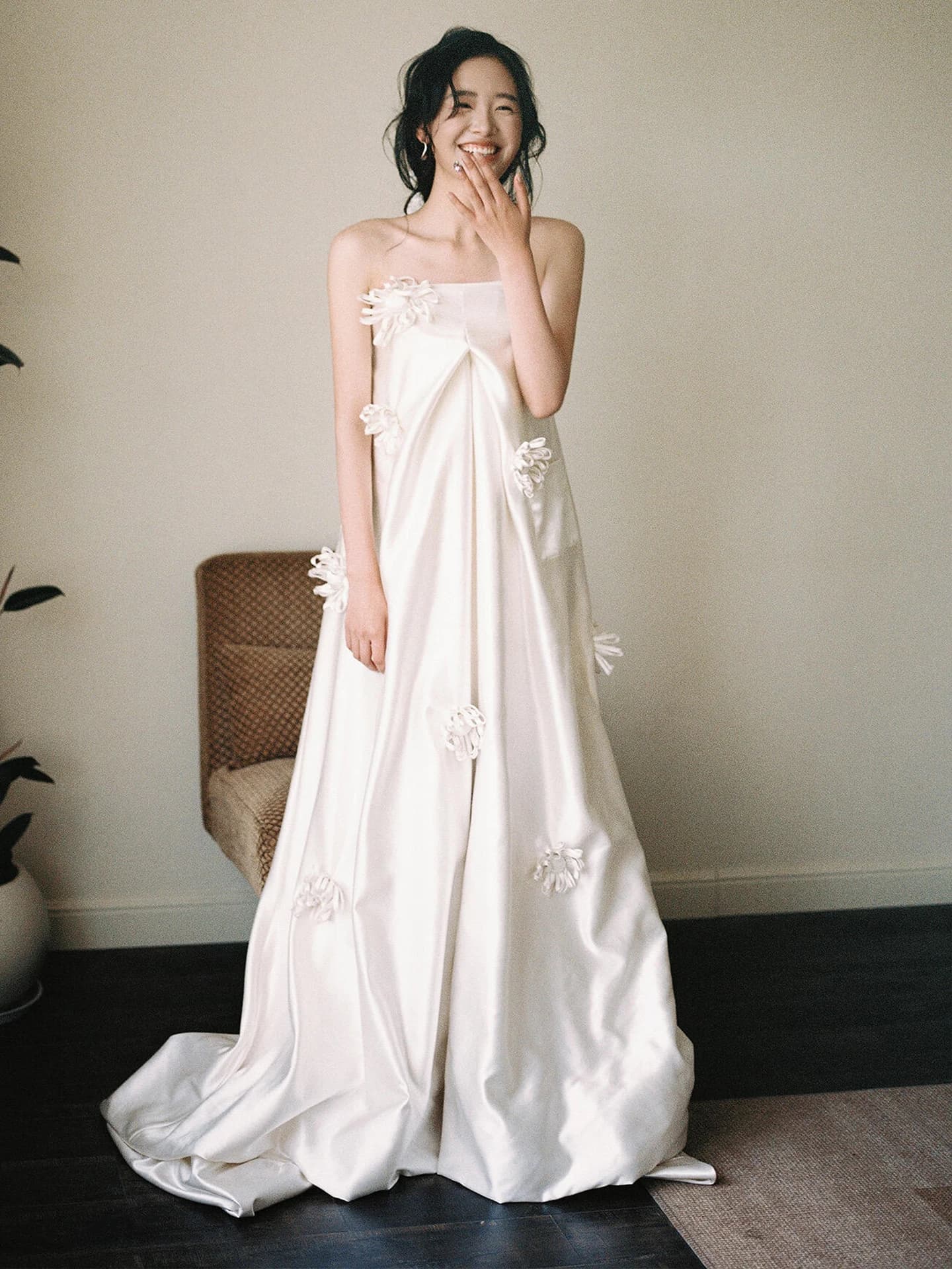 Elegante Abito da Sposa in Raso Leggero, Vestito da Sposa Super Romantico, Abito Bianco di Alta Gamma per Fidanzamento, Stile Principessa