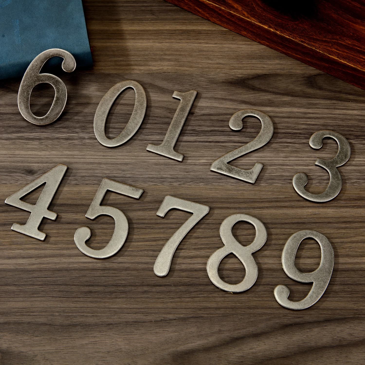 Numero porta in metallo argentato con magneti Numero civico 7 * 4 cm Numero porta appartamento per etichetta cassetta postale casa hotel all'aperto