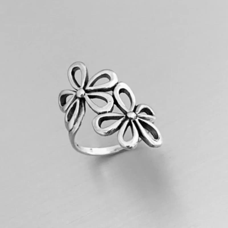 Light Retro Gentle Style Korean Hollow Flower Women's Ring Dating Holiday Women's Jewelry High-quality Jewelry