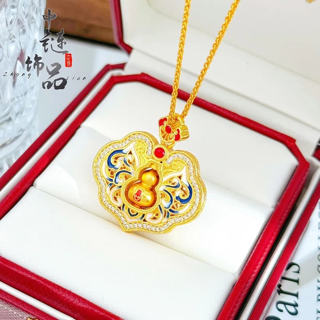 9999 gold enamel-colored blue-and-white porcelain lotus-leaf-shaped lock pendant, rotating auspicious lotus-shaped chain