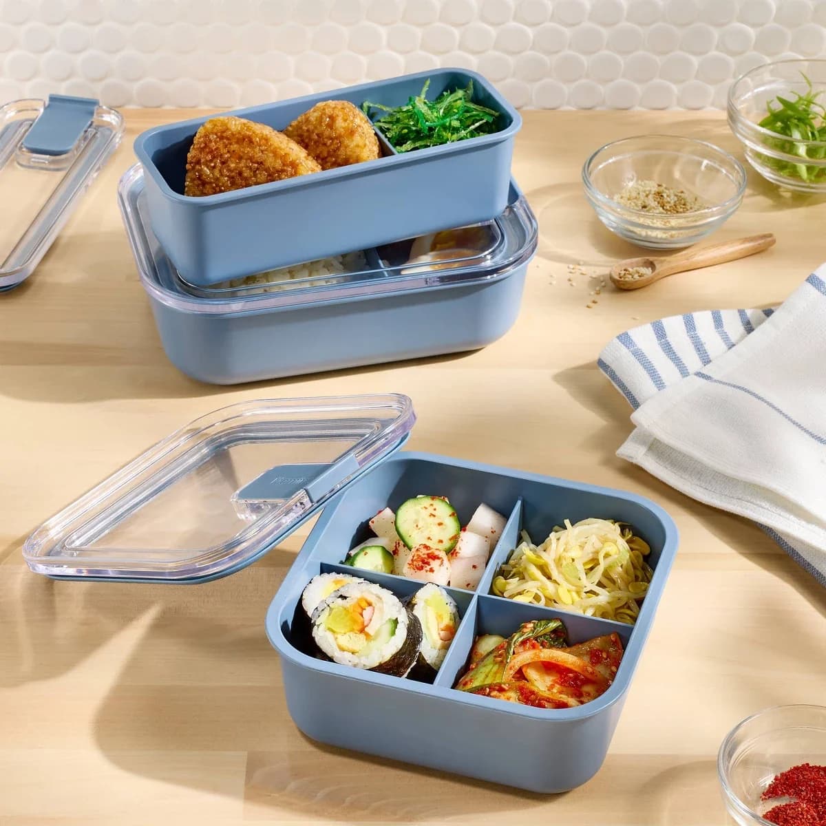 Snack and Dip Food Storage Container Snack and dip food storage container Two-compartment design