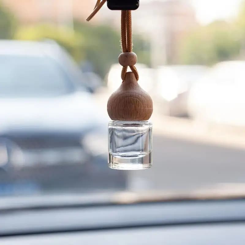 Diffusore di oli essenziali per auto ricaricabile - Bottiglia vuota con pendente in vetro con tappo in legno (Deodorante per auto)