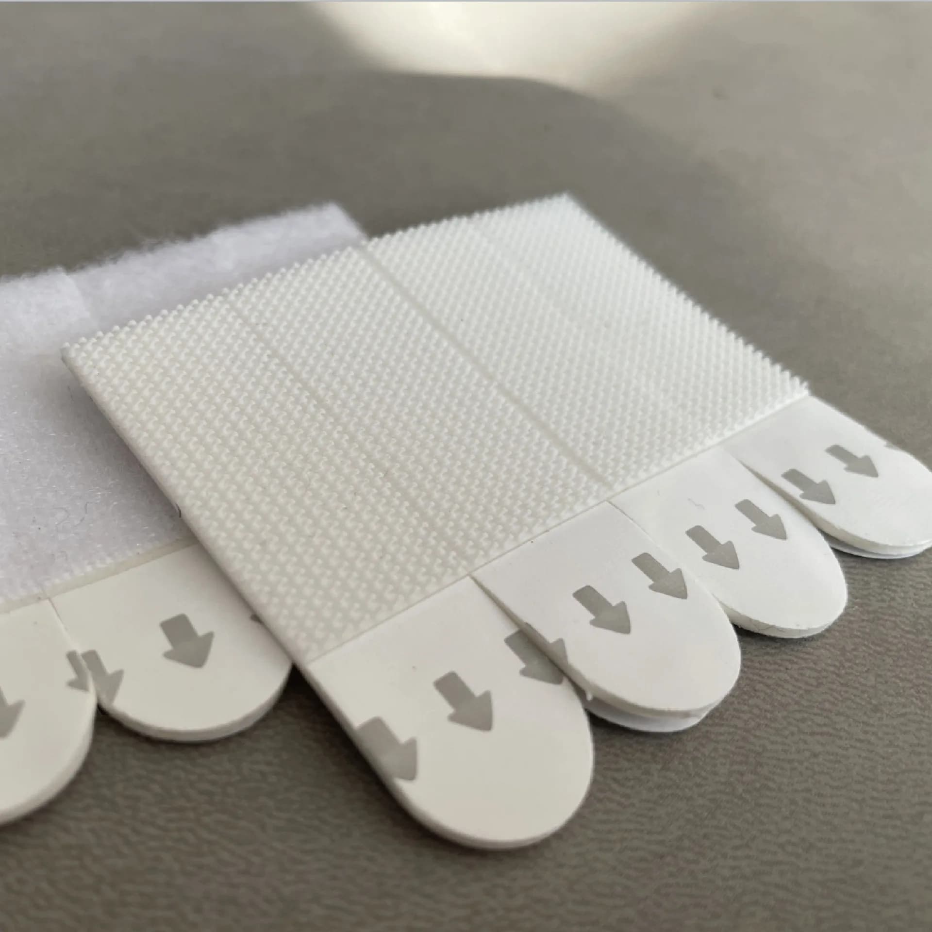 24pcs-Traceless Easy to Pull Adhesive Velcro For Fixing Photo Frames, Hanging Pictures Without Leaving Any Adhesive Tape