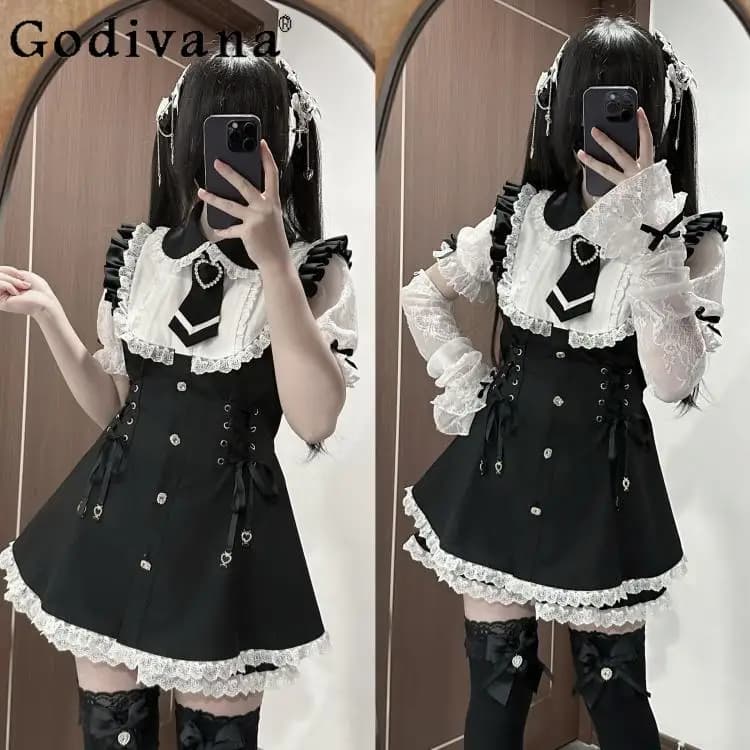 Set di abiti dolci prodotti in massa in stile miniera giapponese originale Abiti Lolita da donna Ragazze Y2k Top e pantaloncini in pizzo Set da 2 pezzi 2025