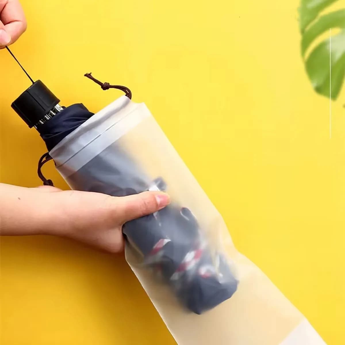 5PCS Borsa portaoggetti per ombrellone Custodia per ombrellone anti-sporco impermeabile in plastica traslucida Borsa riutilizzabile portatile con coulisse per la casa