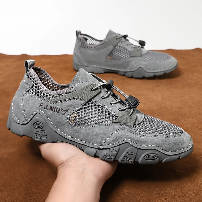 Nuove Scarpe da Uomo Taglie Grandi 2026 Estive Traspiranti in Mesh Leggere Antiscivolo Casual Sneakers in Pelle Trendy per Escursionismo Outdoor