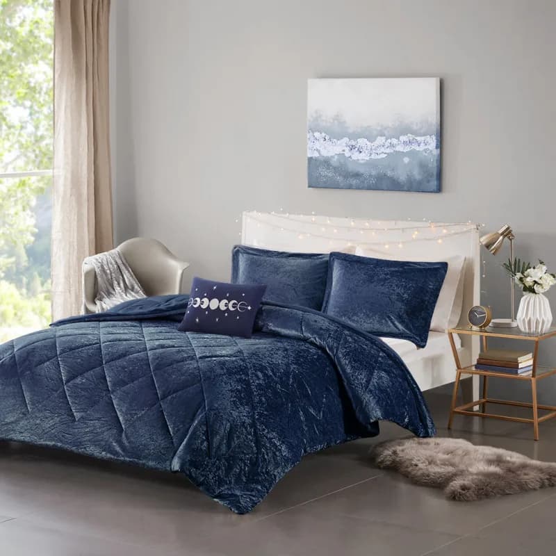 Full/Queen Velvet Comforter Set with Throw Pillow