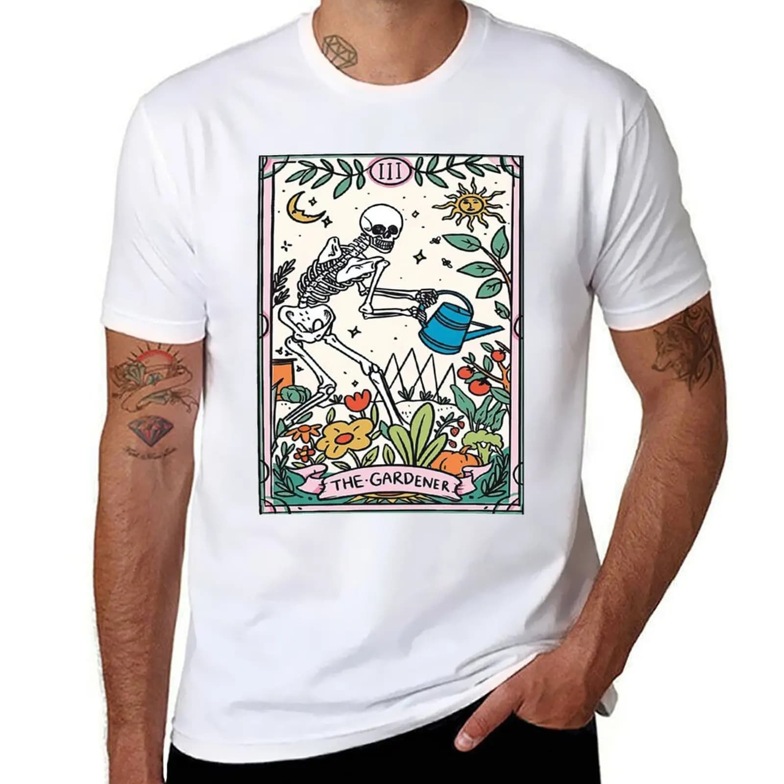 The Gardener Tarocchi Card Mystical Witchy Giardinaggio Scheletro Esoterico Poster - Mystical - Maglietta spirituale
