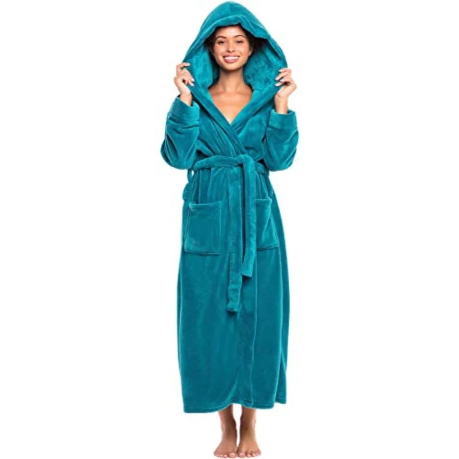 Long-sleeved fleece bathrobe with hood, strong sizes