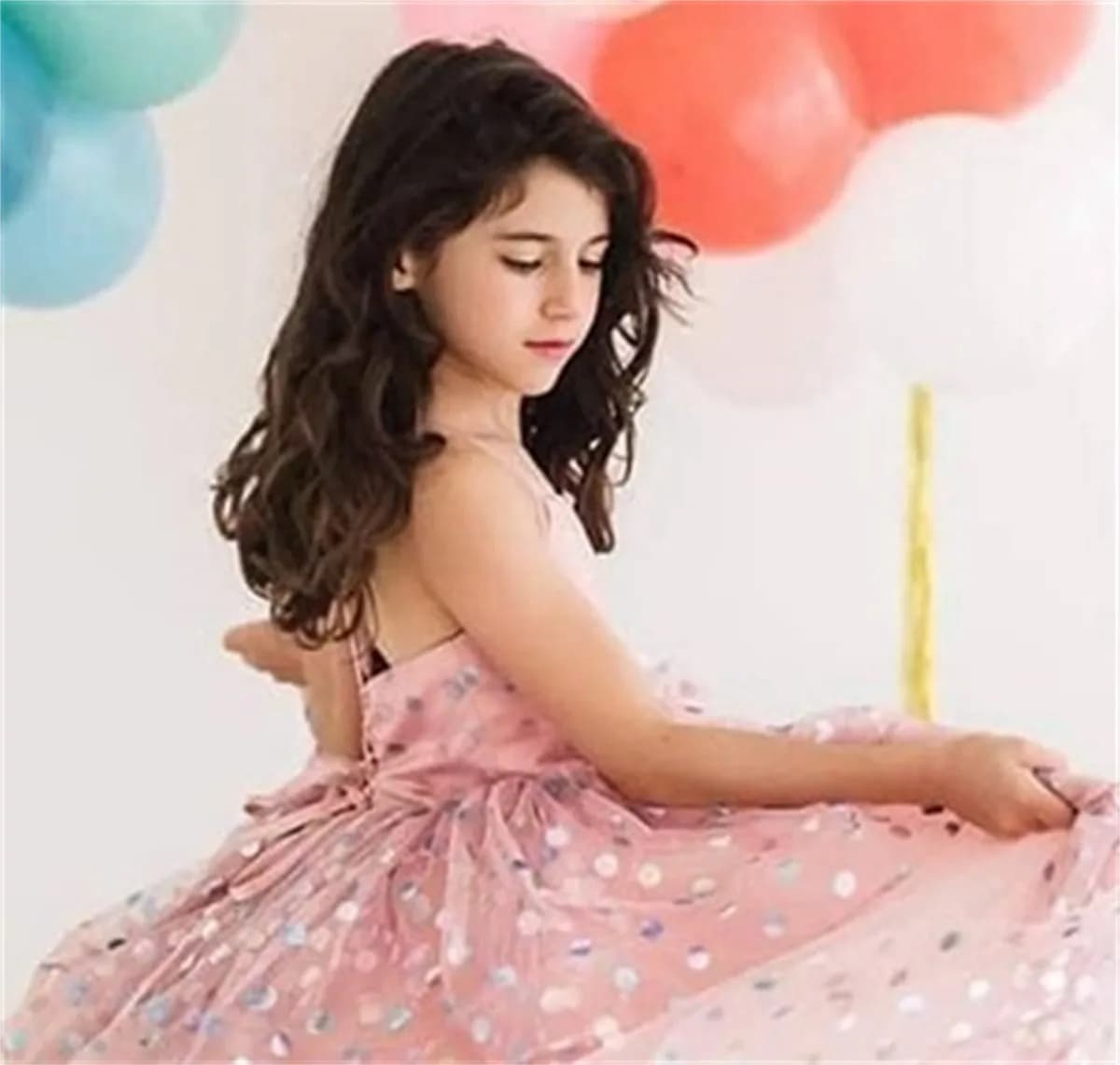 Abito da ragazza di fiore in tulle con spalline personalizzate a pois adorabili per abiti da ballo di spettacolo di nozze Abiti da comunione di compleanno per bambini