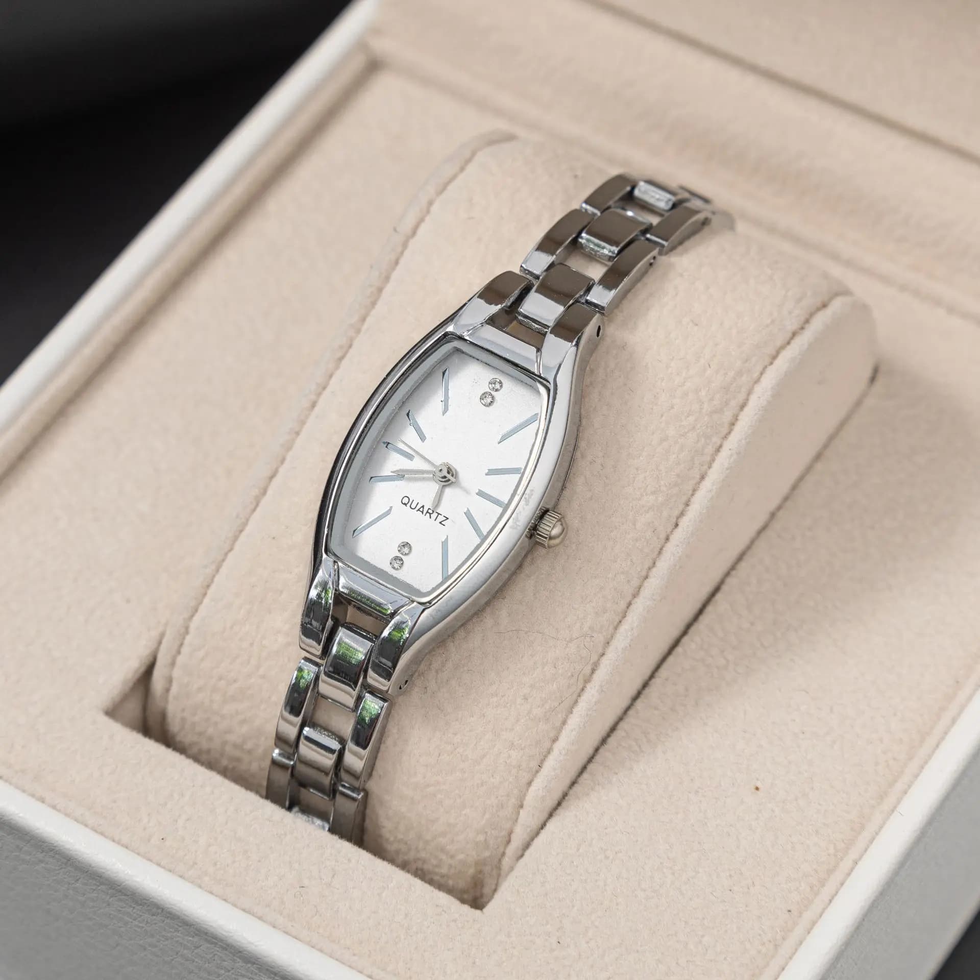 Orologio da donna al quarzo casual di lusso di nuova moda da donna, bracciale in acciaio inossidabile in metallo, orologi Relogio Feminino, orologio da studente caldo