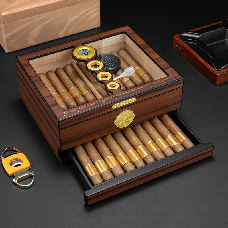 Humidor di Lusso in Legno di Cedro Fatto a Mano con Set Regalo per 30, 40, 50 Sigari - Organizzatore da Scrivania