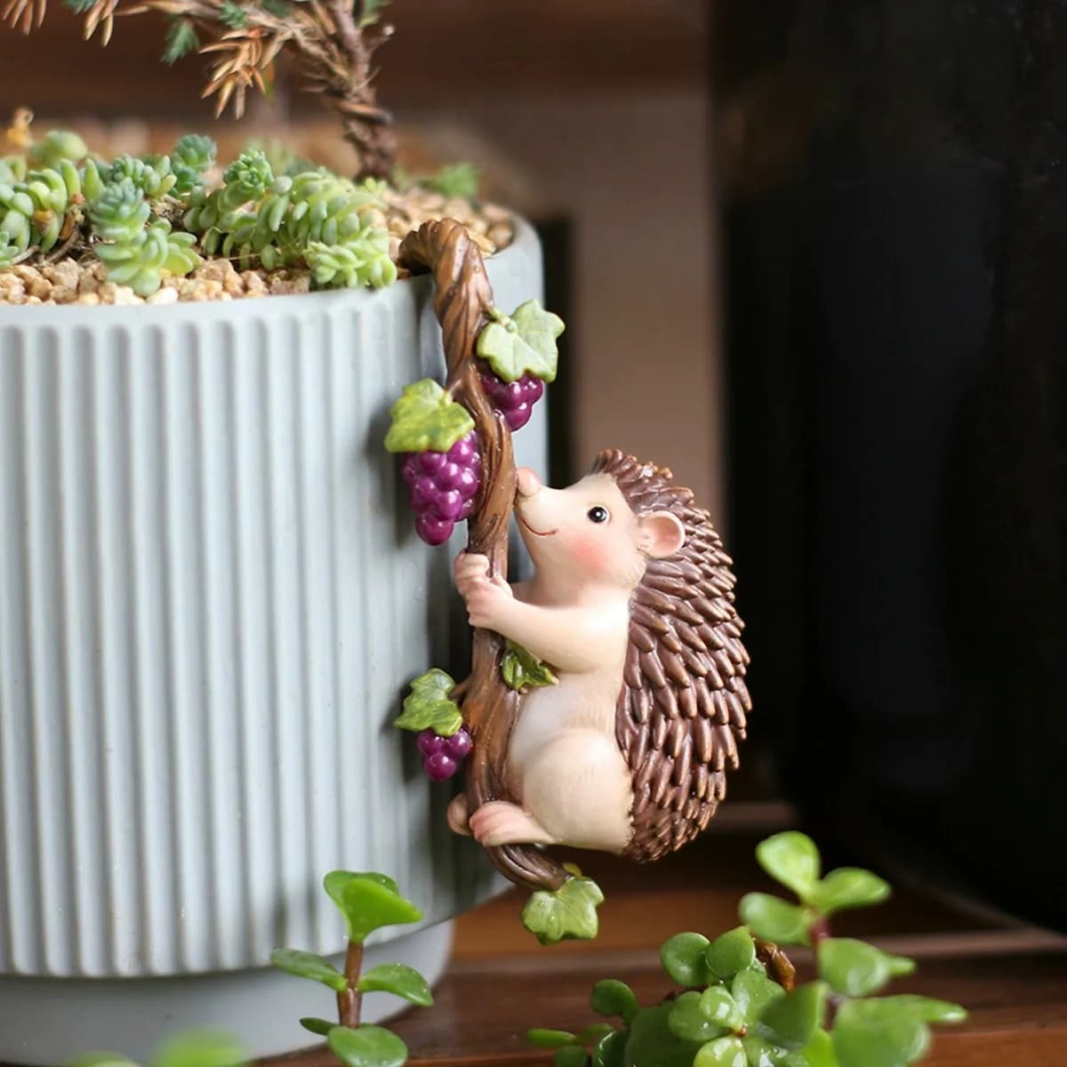 Hedgehog Plant Pot Hugger Resin Climbing Statue Cute Animal Figurine Hanging Decoration For Garden Home Flowerpot Gift Lovers