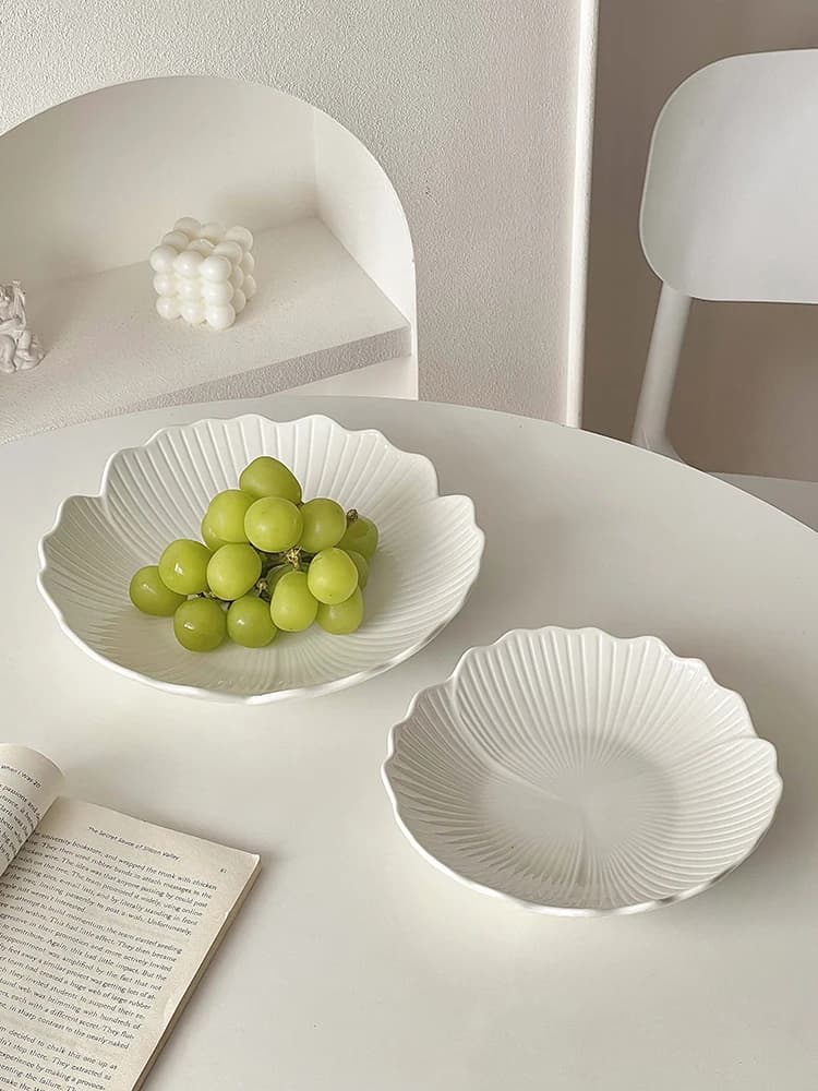 Piatto Decorativo in Ceramica Bianca a Forma di Pigna Argentata per Tavolino da Salotto, Uso Domestico, per Snack, Caramelle e Frutta Secca