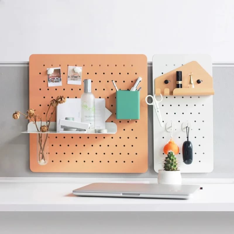 Pannello divisorio da scrivania in metallo con fori, senza chiodi, per organizzazione e decorazione creativa del desktop
