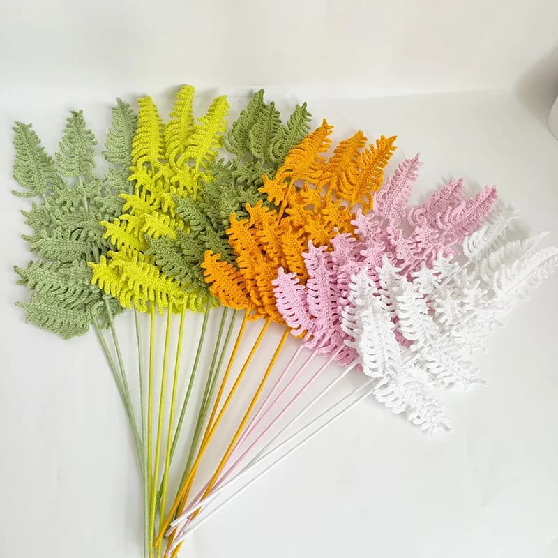 New Bouquet of flowers with fern leaves and Bouquet of flowers finished in grass decoration for the house materials for floral arrangements fan leaves