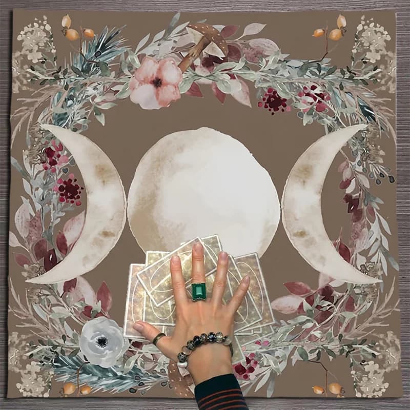 Tappeto da Tavolo per Tarocchi Three Phase Moon Owl Edizione Floreale, Tappetino per Divinazione, Altare per Tarocchi e Cerimonie Spirituali