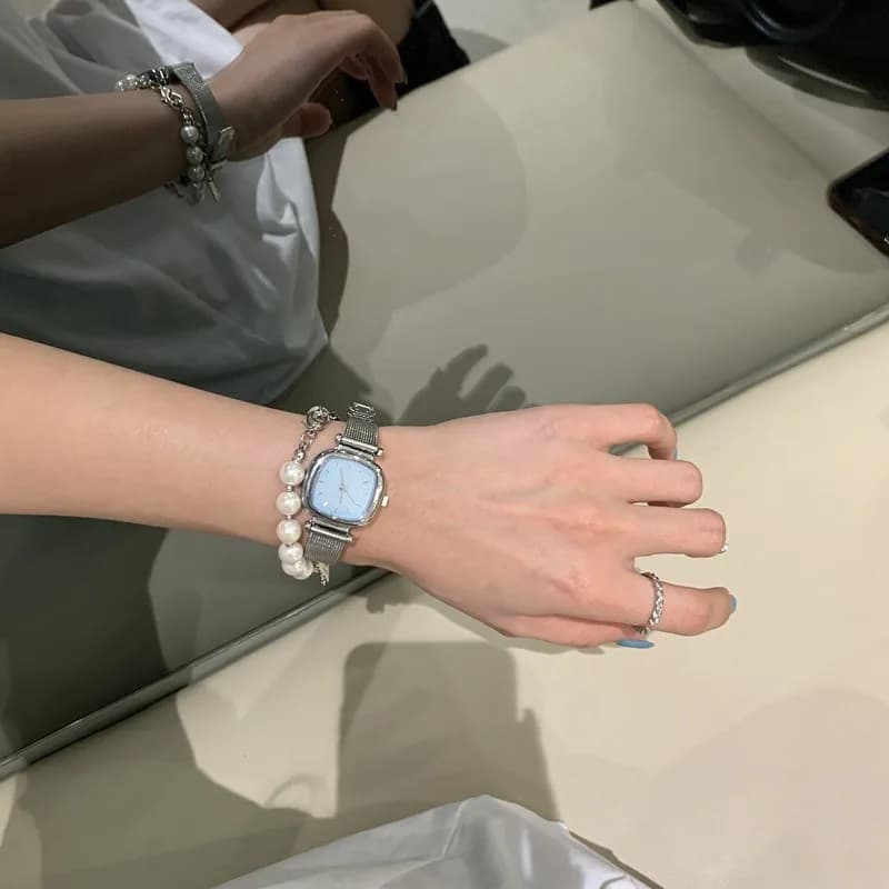 Orologi da polso da donna alla moda Nuovi orologi quadrati per donna Studente Orologio al quarzo con cintura a rete semplice Reloj Mujer Relogio Feminino