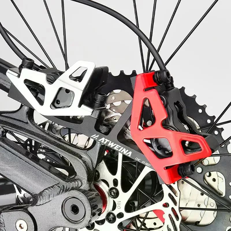 Piastra di protezione pinza posteriore per mountain bike in lega di alluminio CNC Protezione pompa freno posteriore Copertura protettiva per pompa Installazione semplice
