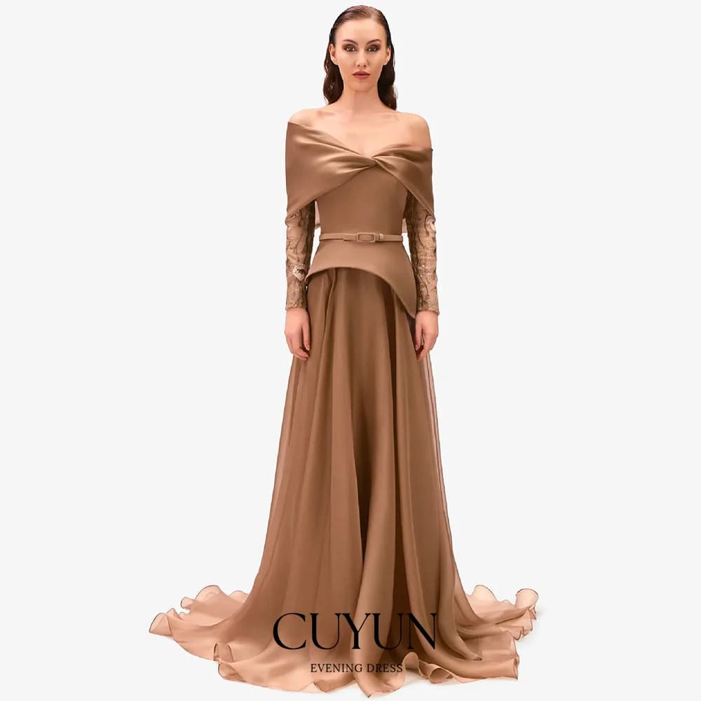 CUYUN Abiti da sera da donna marrone chiaro con spalle scoperte Abito da ballo a maniche lunghe in pizzo Abiti da festa di nozze per ospiti personalizzati