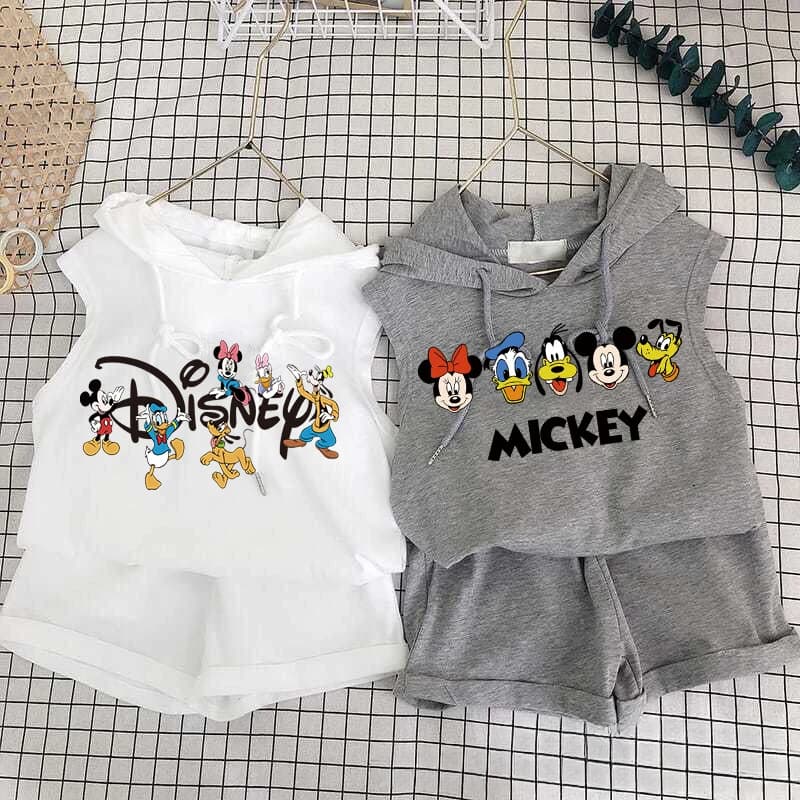 Nuovo Completo Estivo 2026 per Bambini: Gilet con Cappuccio e Pantaloncini, Set Due Pezzi in Cotone per Bambini e Bambine, Outfit alla Moda con Cartone Animato Mickey