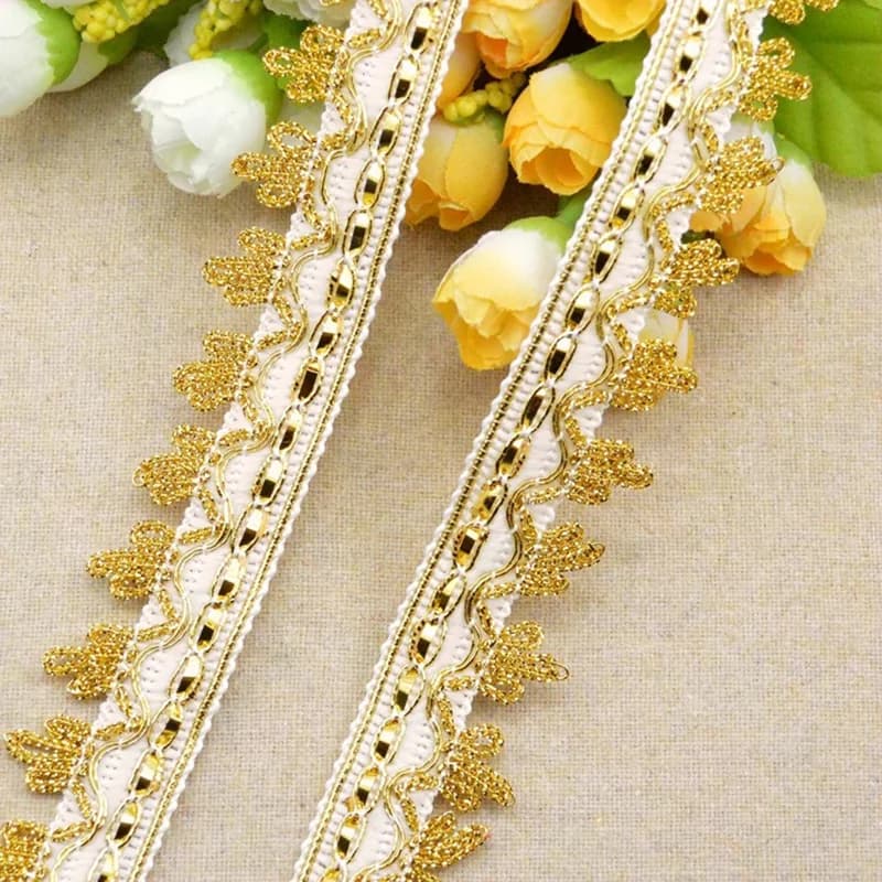 5m/16.4ft Ogni Confezione Passamaneria in Pizzo Bianco Oro con Bordo Intrecciato Curvo da 3.0cm, Nastro a Centopiede Fatto a Mano per Cucito Fai da Te, Artigianato e Decorazione Abiti