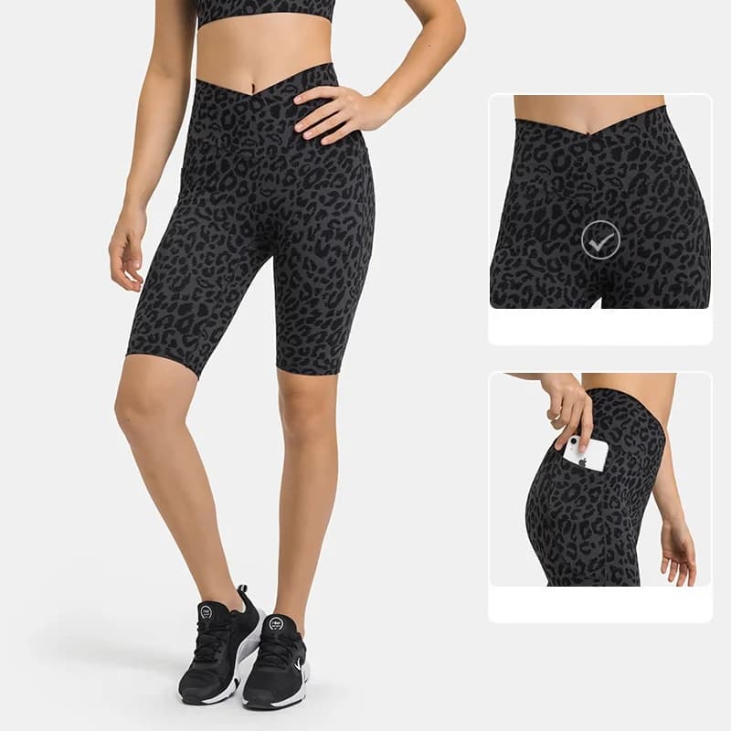 Fitness woman sports shorts from Yoga athletics to high waist Cycling leggings in front of cross double side pockets gym fast drying