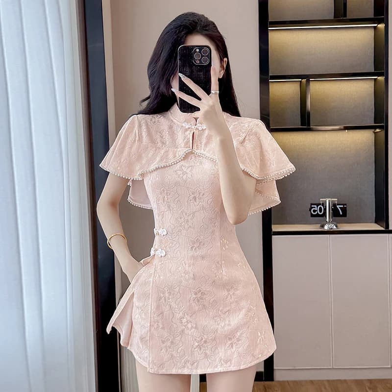 Nuovo Completo Estivo 2026 in Stile Cinese: Abito Corto in Pizzo e Pantaloncini, Set Due Pezzi Modellante, Abbigliamento Femminile alla Moda in Poliestere