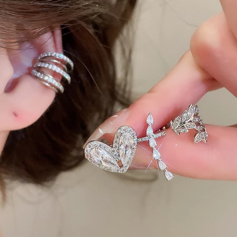 4 Stlyes Silver Color Zircon Ear Cuffs for Women Heart Water Drop Cross Leaf Geometric Clip Errings Punk Daily Party Jewelry New
