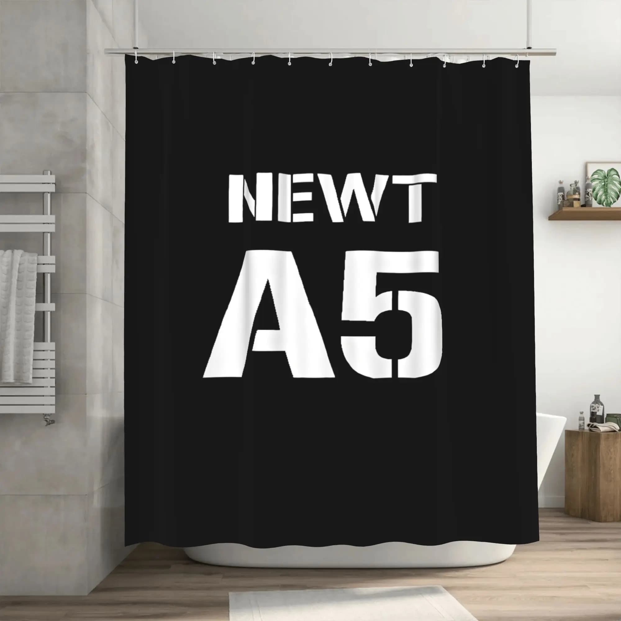 Tenda da doccia Newt Bold Text Design - Nera con scritte bianche, tessuto in poliestere resistente, decorazione per il bagno lavabile in lavatrice