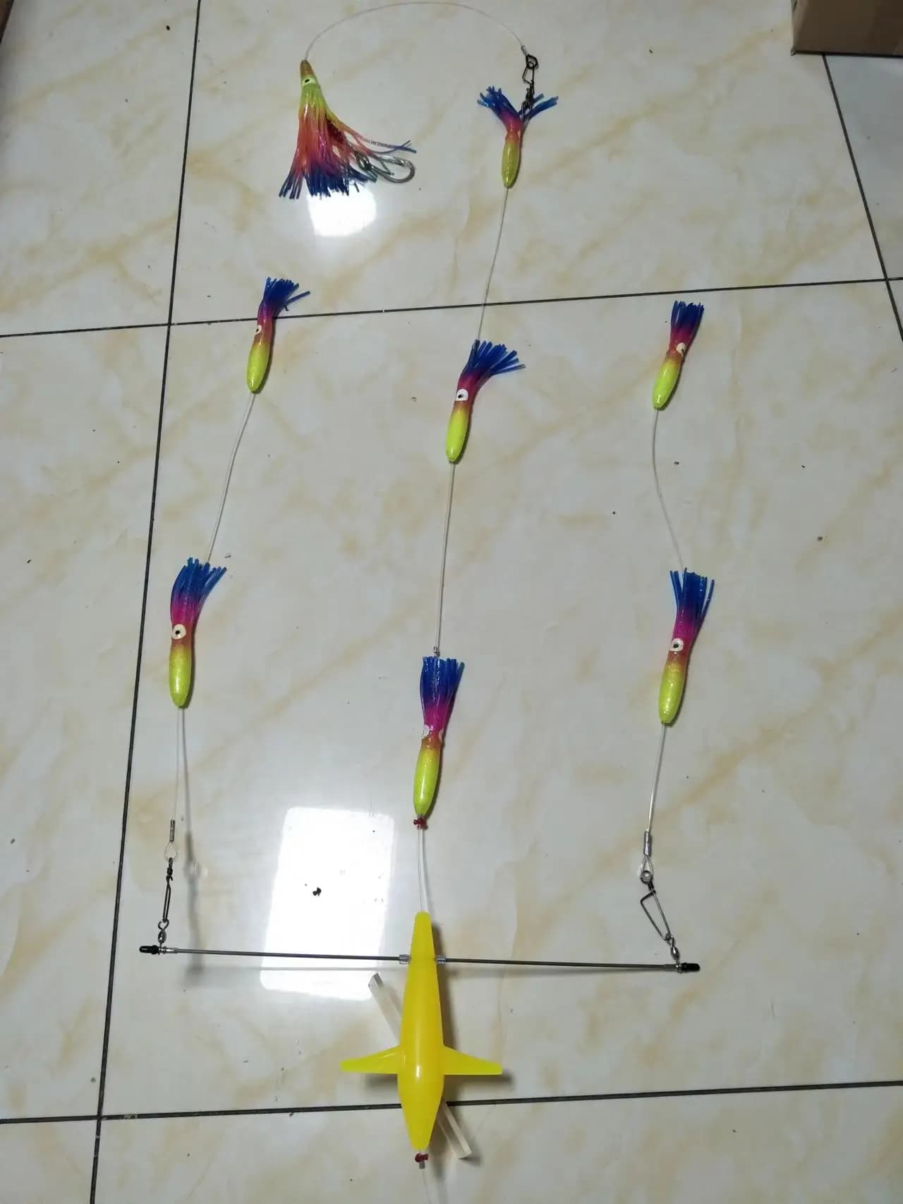 Barre spandiconcime Splashbar in acciaio inossidabile da 18 "con 7" Premium marlin tuna teaser bird e 6 "octopus (direzione sinistra)
