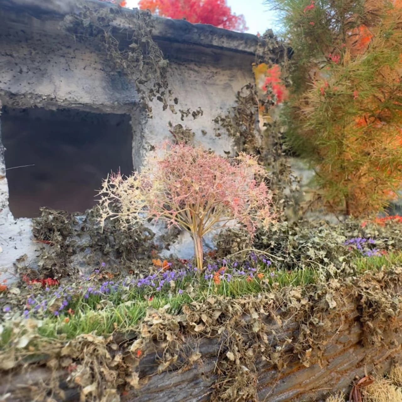 Mini artificial green plants vine and flower pattern, suitable for model houses, landscape, military decoration of the DIY craft tank
