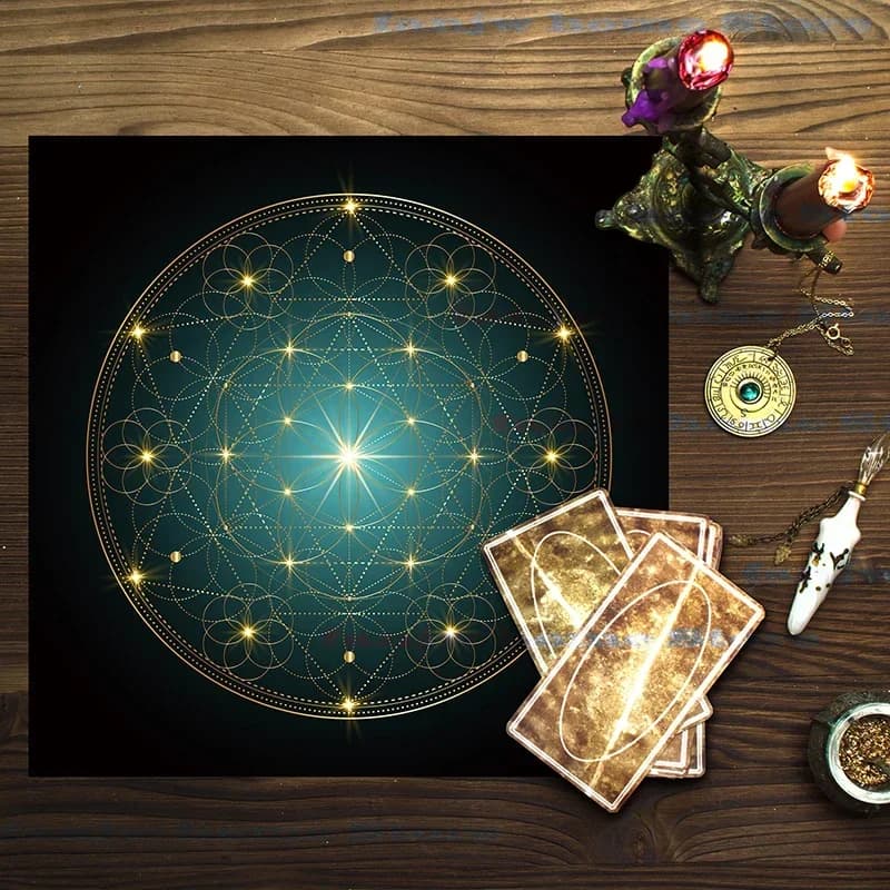 2023 Tovaglia per tarocchi in oro ornato Panno per altare Orologio pagano Pendolo Stregoneria Oracle Card Room Home Decor