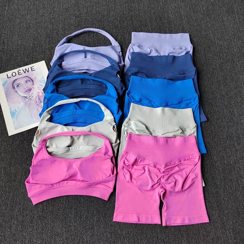 Tuta da yoga da 2 pezzi per donna Abbigliamento da palestra fitness senza cuciture Reggiseno sportivo con scollo all'americana Pantaloncini da impatto abbinati Set da allenamento Set da palestra