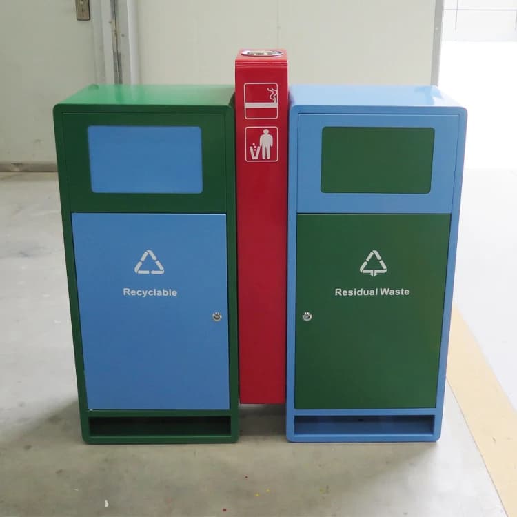 Pattumiera resistente alle intemperie sigillata con coperchio resistente agli animali all'aperto Pattumiera in metallo pubblico per il riciclaggio della fabbrica