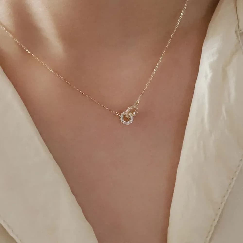 Affordable Luxury Double-Ring Zirconia Pendant, Collar Necklace, Minimalist Jewelry