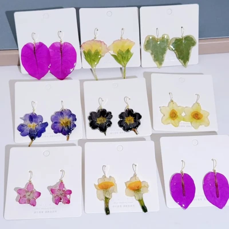 Natural Plant Series Real Flower Earrings Handmake Epoxy Resin Pressed Flower Earring Wholesale Floral Jewelry Custom Packaging