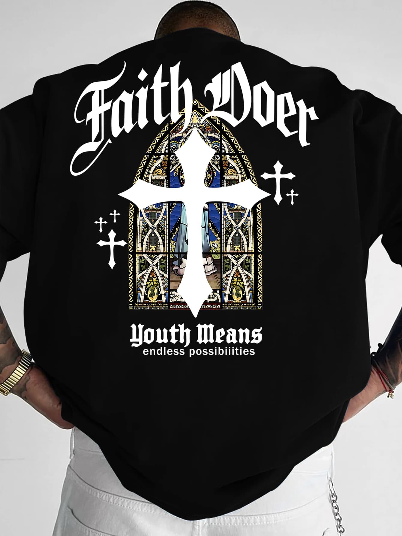 T-shirt grafica streetwear gotica con scritta “Youth Means Possibilities” Faith