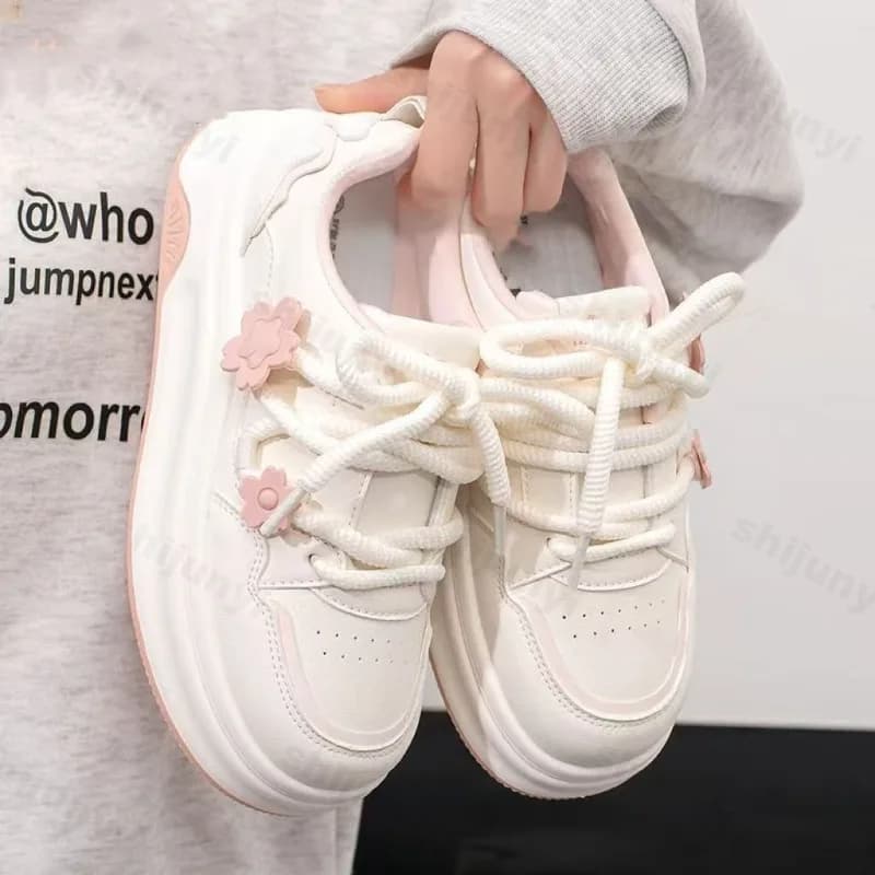 Women casual shoes with height increase 2025 Autumn New Fashion Cute Flower Platform Flats Comfortable non-slip sneakers with cross-link