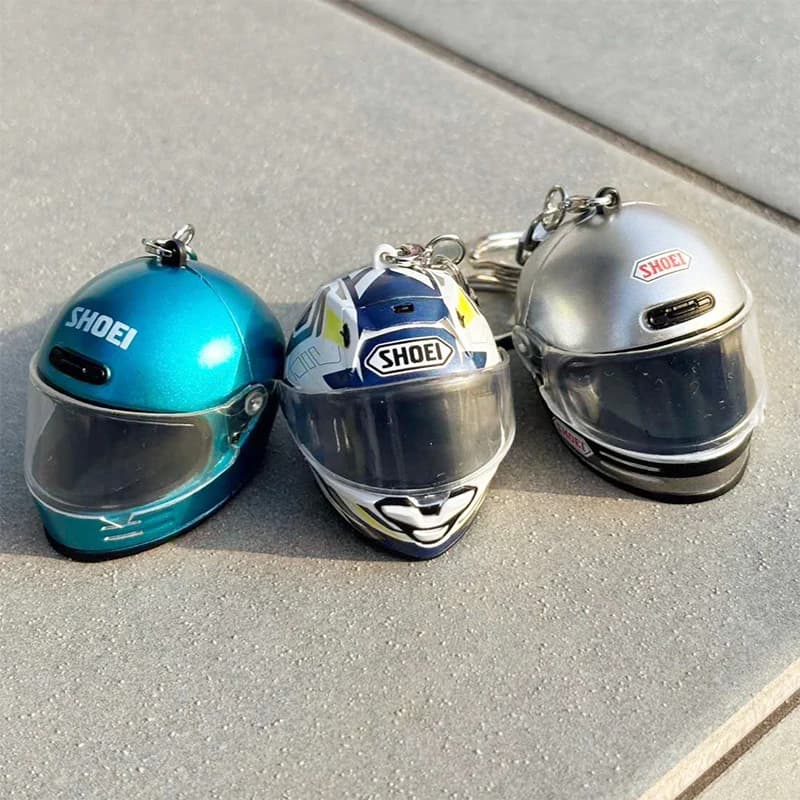 Giocattoli autentici Cabina Vol.1.5 Simulazione Shoei Casco Portachiavi Action Figure Collezione Decorazioni Ornamenti Modello Giocattolo Regali